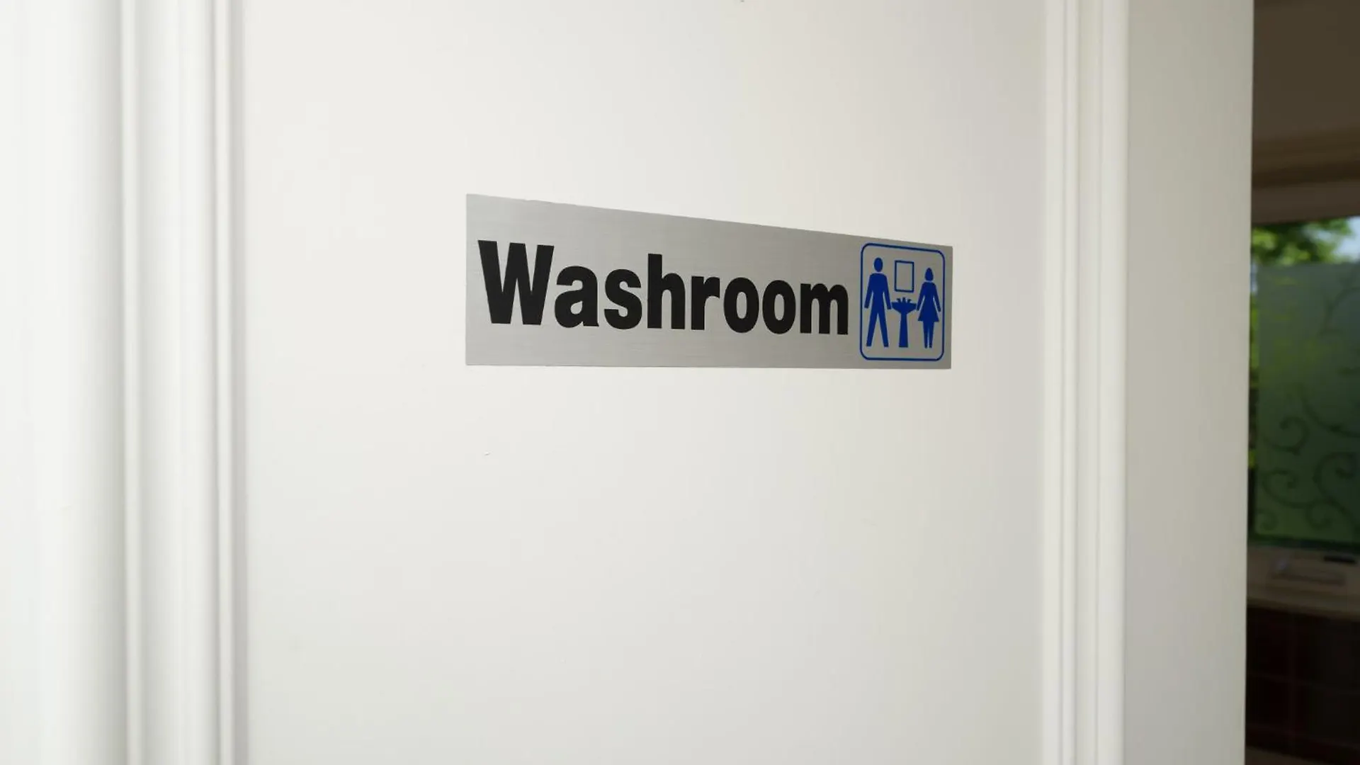 Toronto Spacious Room, Parking, Smart Monitor Homestay